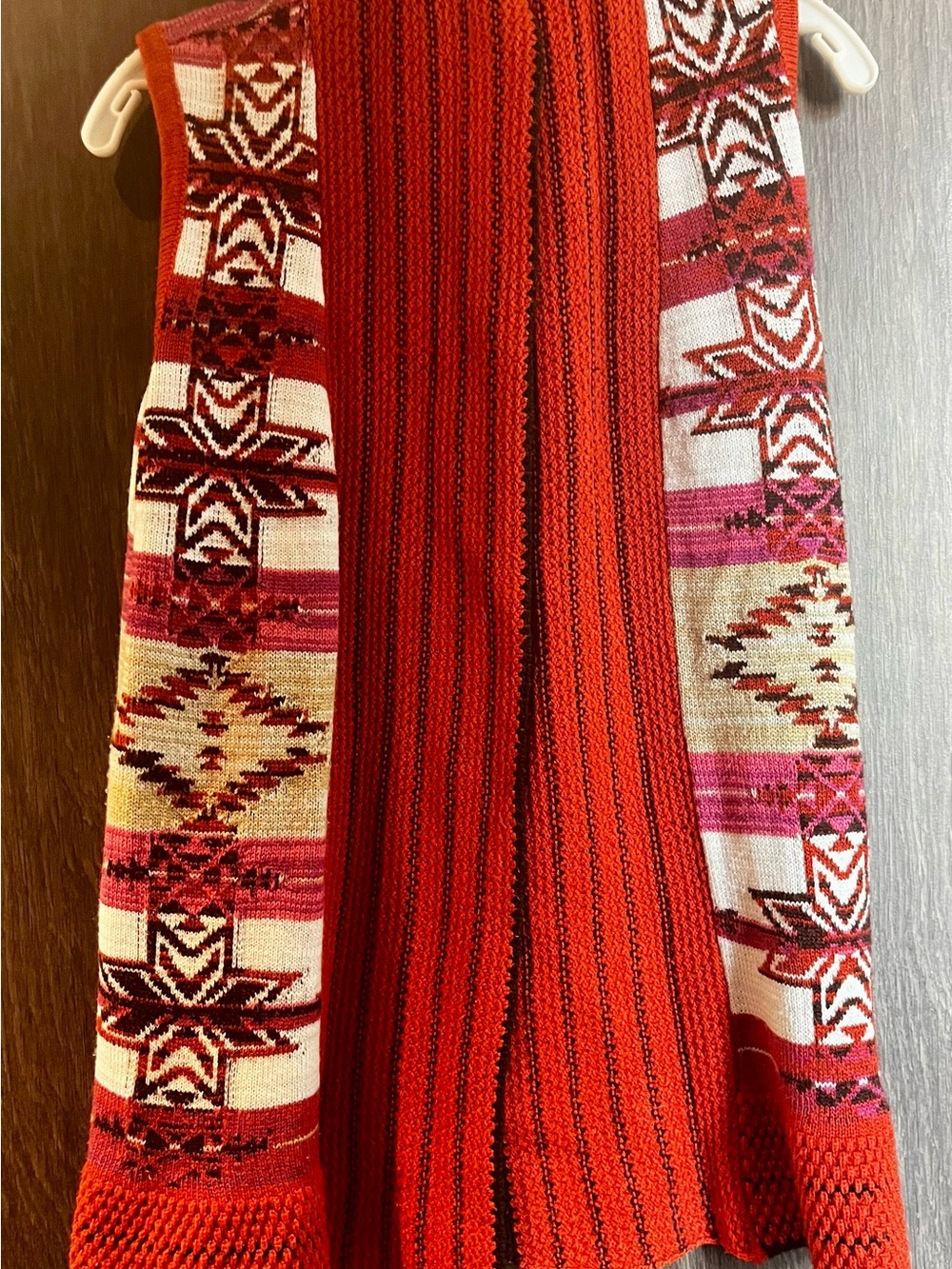 BCBG Max Azria size M boho sleeveless sweater
